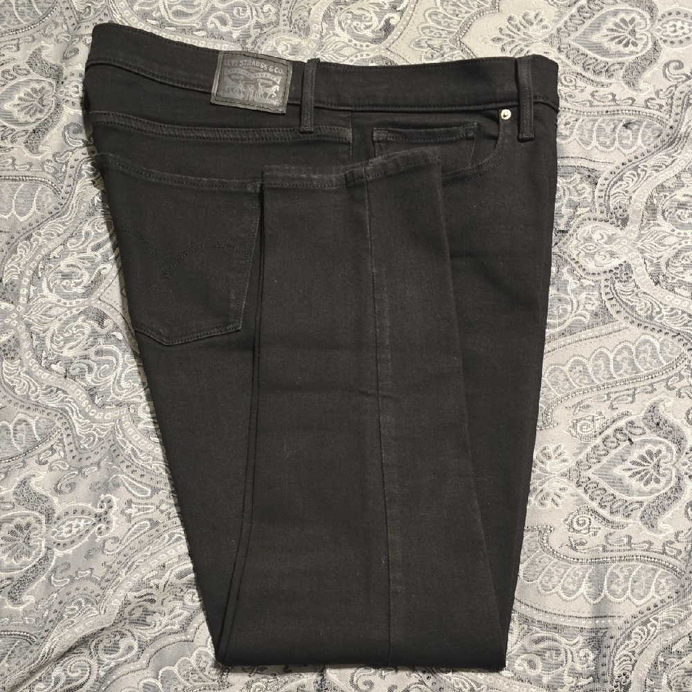 Womens Levi's